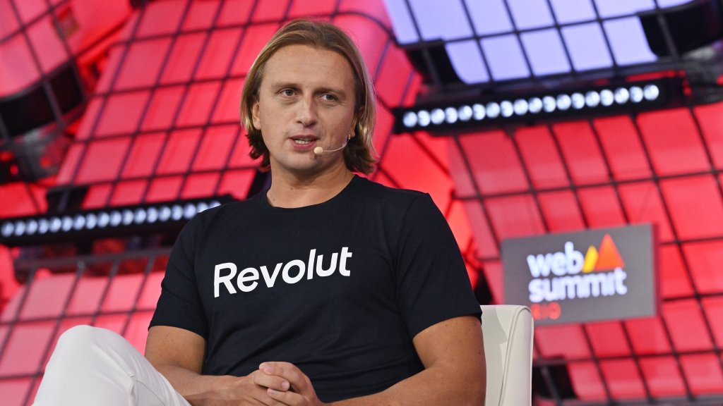 Revolut Employees Participate in $500M Stock Sale as Valuation Hits $45 Billion